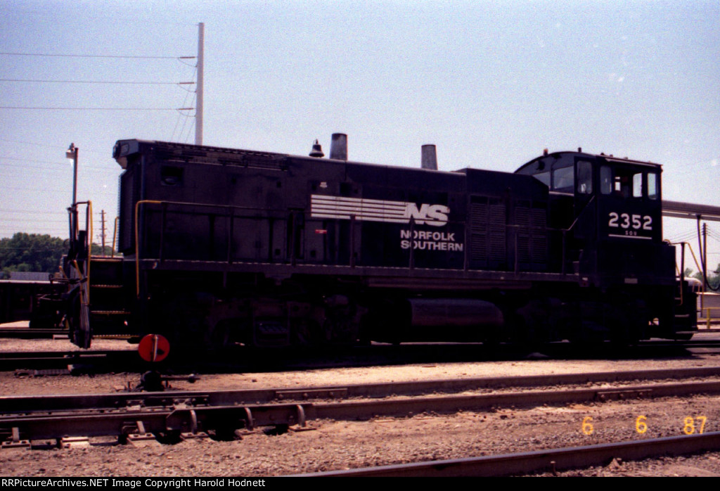 NS 2352